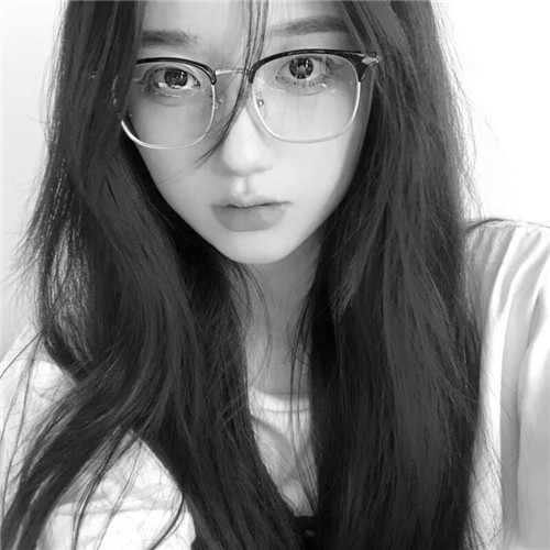 黑白女生头像高清好看图片