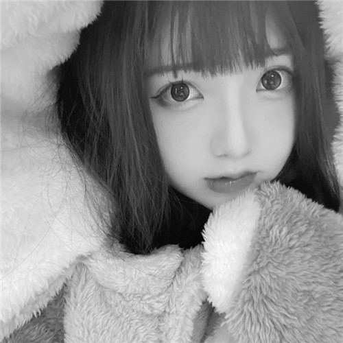 黑白女生头像高清好看图片