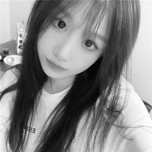黑白女生头像高清好看图片