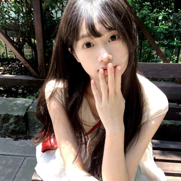 真人露脸图片头像女生