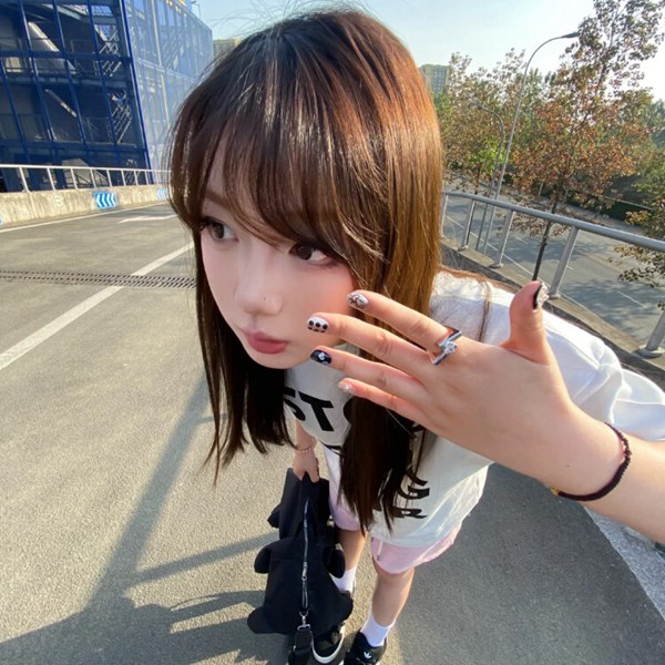 成熟真人图片头像女生