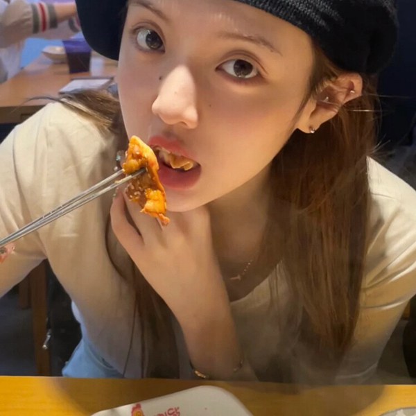 最好看的真人女生图片头像