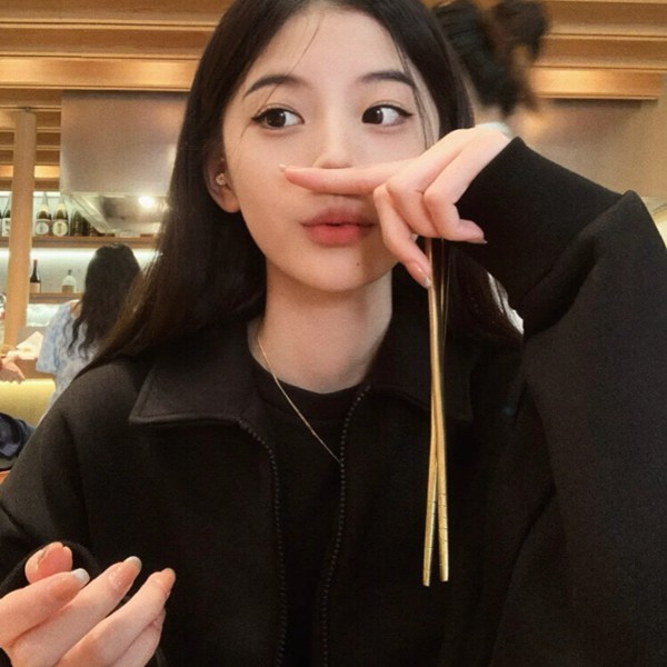 女生朋友圈真人图片头像