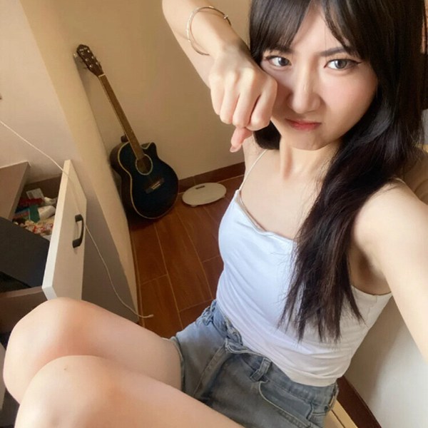 高清女生真人图片头像
