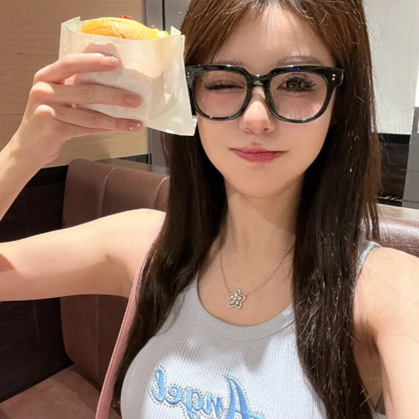高清女生真人图片头像
