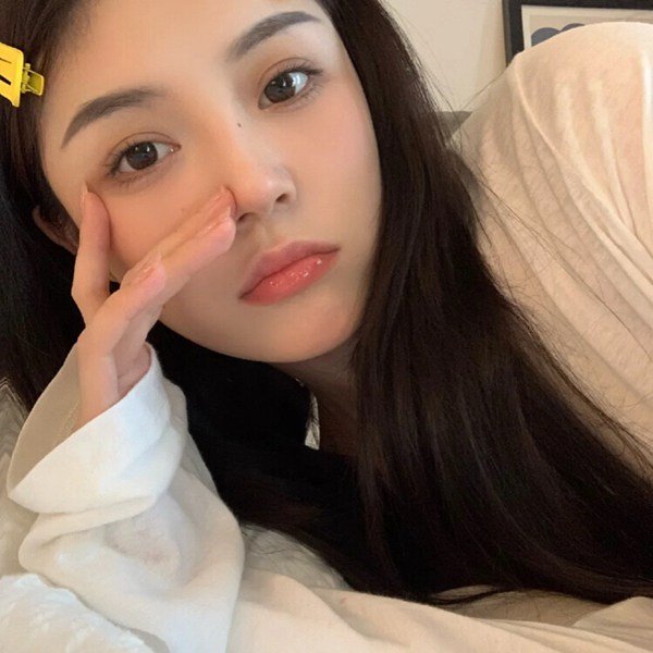 高清女生真人图片头像