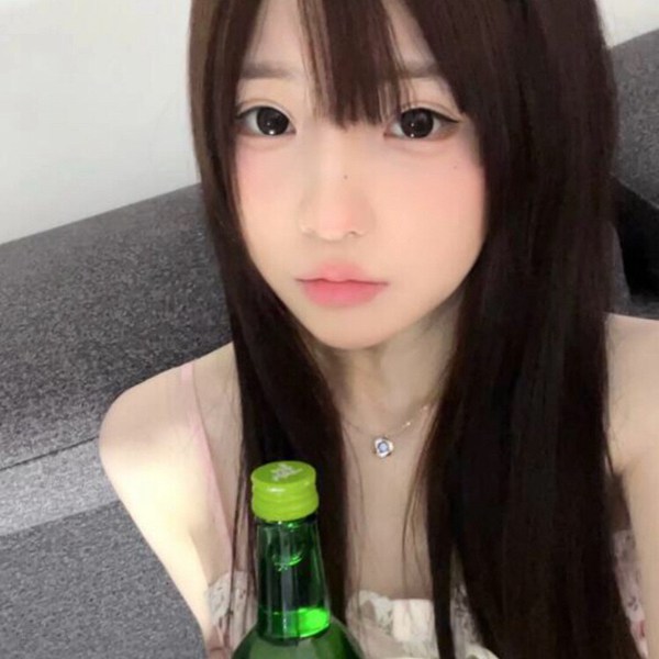 图片头像成人女生真人