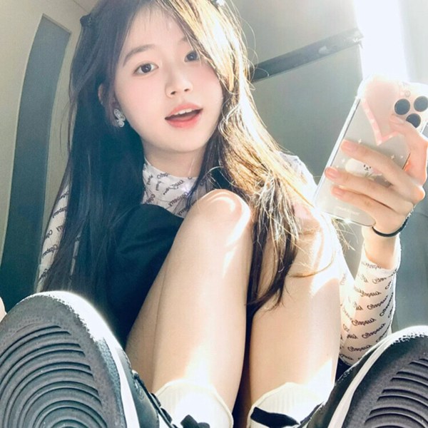 女生拍照图片头像真人