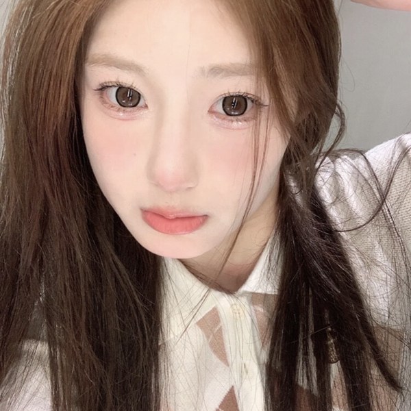 特殊女生图片头像真人