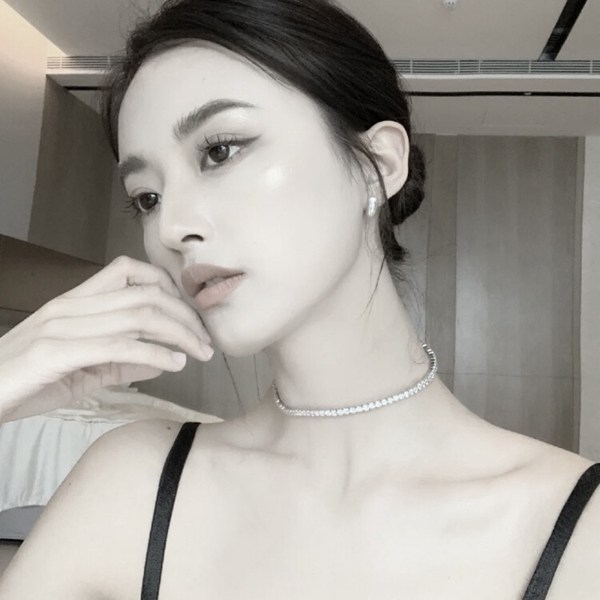特殊女生图片头像真人