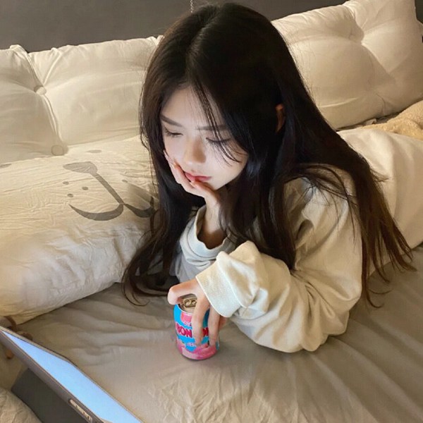 超绝女生图片头像真人