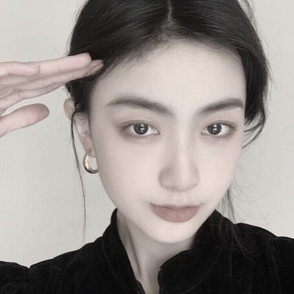 超绝女生图片头像真人