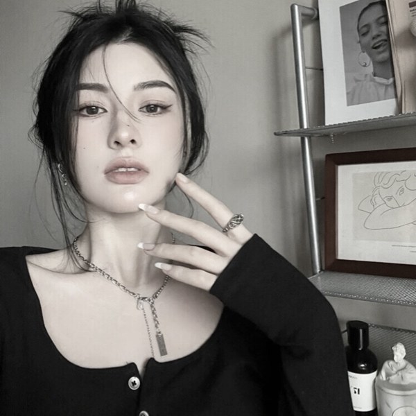 超绝女生图片头像真人