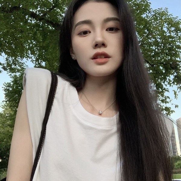 女生真人现代图片头像