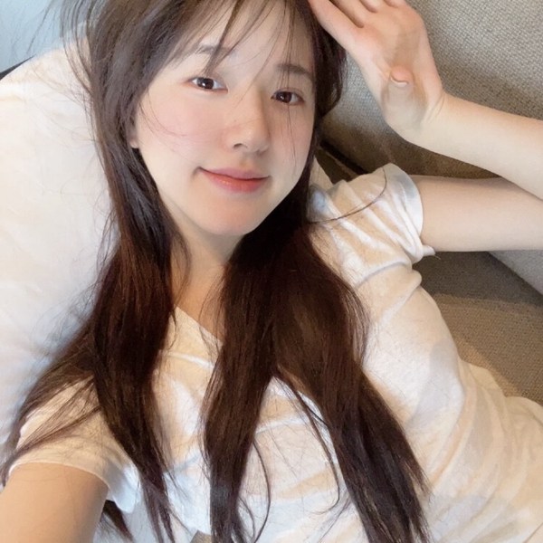女生真人现代图片头像