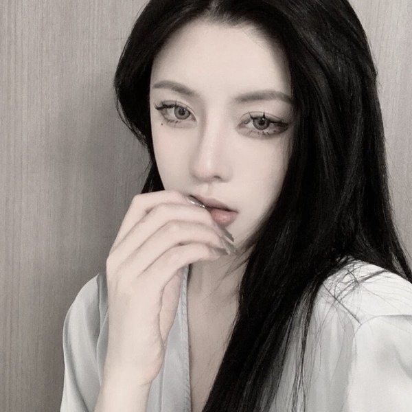 女生真人现代图片头像