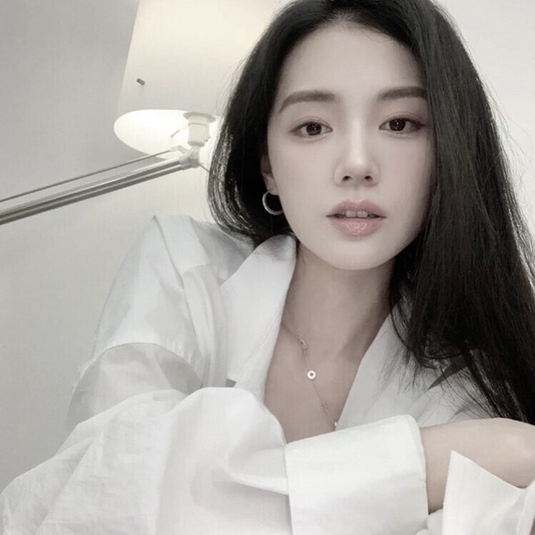真人截图图片头像女生