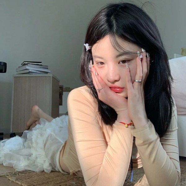 有钱图片头像女生真人