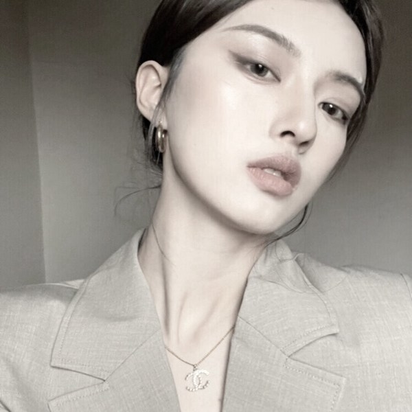 小众图片头像女生真人