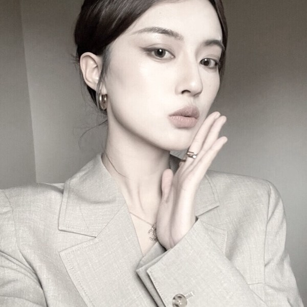 小众图片头像女生真人