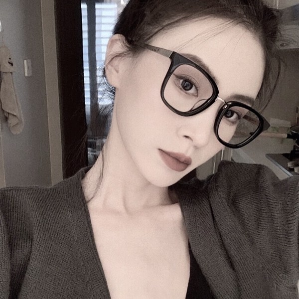 真人酷酷女生图片头像