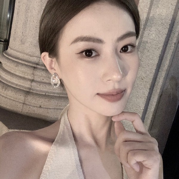 真人酷酷女生图片头像
