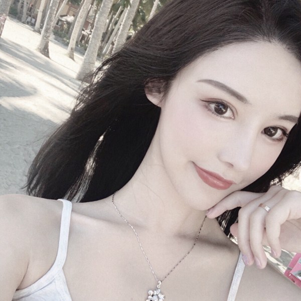 真人女生叛逆图片头像