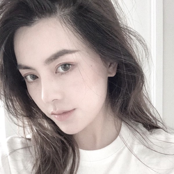 真人女生叛逆图片头像
