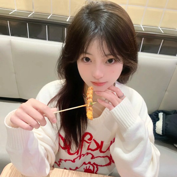 真人女生叛逆图片头像