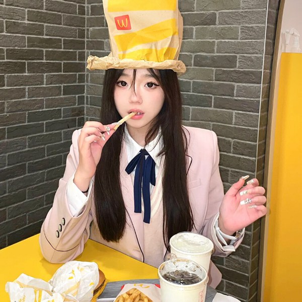 真人女生叛逆图片头像