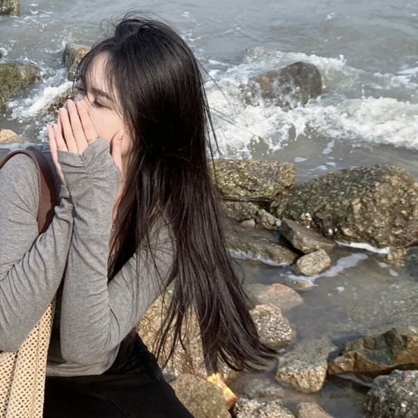 真人女生叛逆图片头像