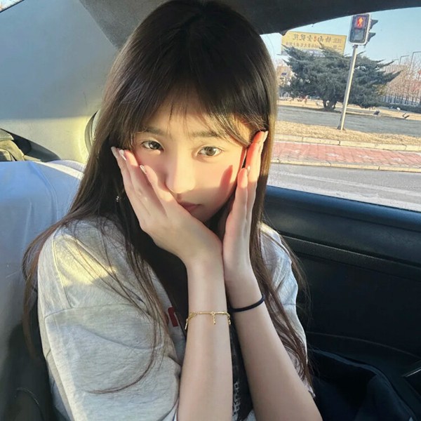 图片头像女生真人ins