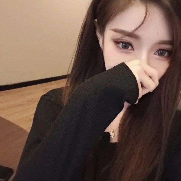 质感图片头像真人女生