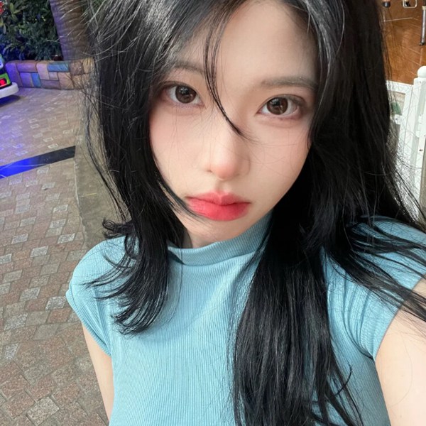 质感图片头像真人女生