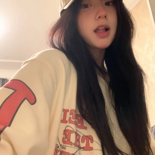 质感图片头像真人女生