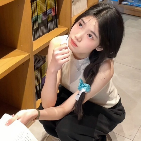 照片女生真人图片头像