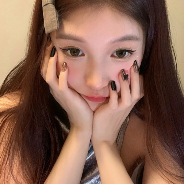 女生图片头像真人成熟