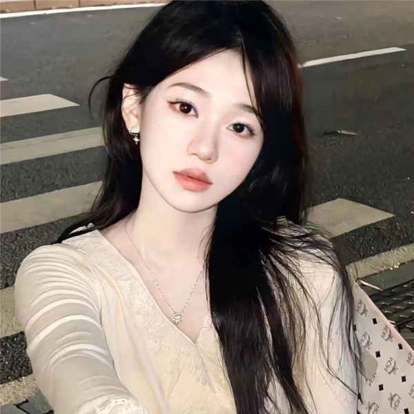 2025最火网红头像图片女
