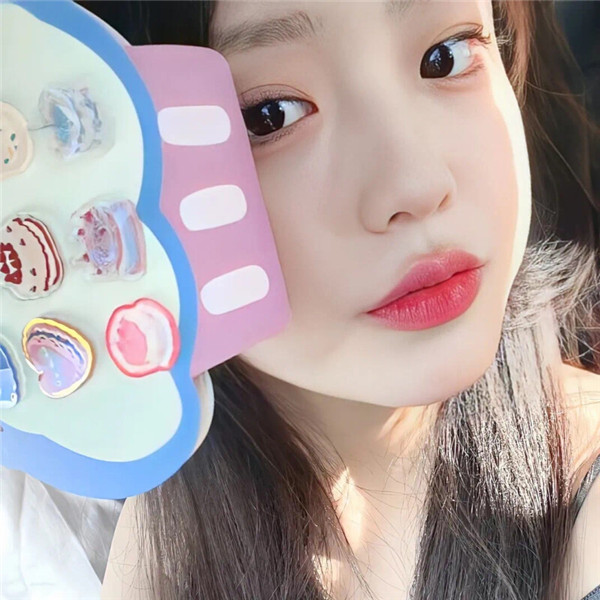 2025最火网红头像图片女