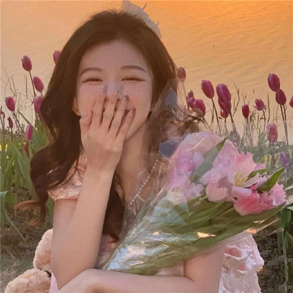 唯美氛围感鲜花美女头像图片