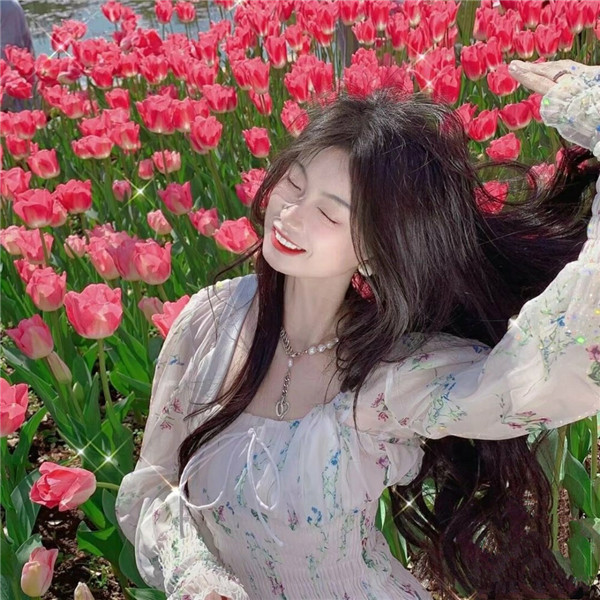 唯美氛围感鲜花美女头像图片