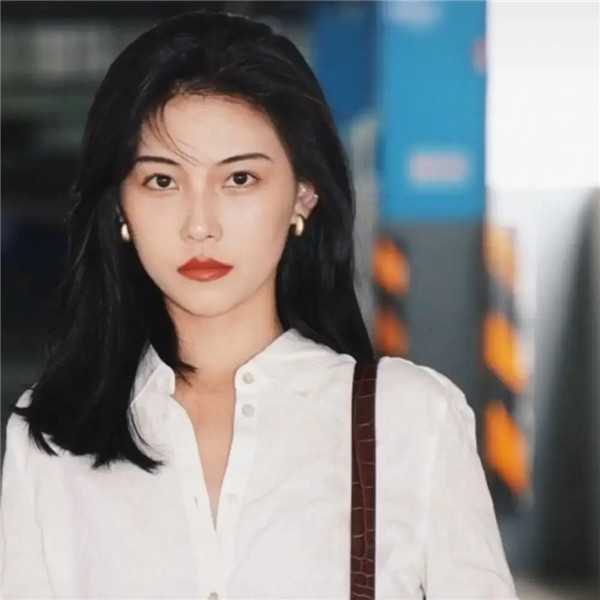 气质十足的港风氛围感女生唯美头像
