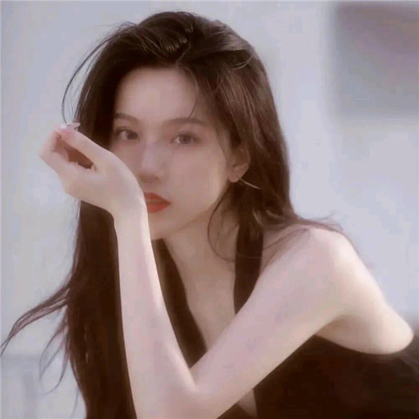 气质十足的港风氛围感女生唯美头像