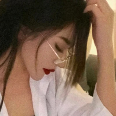 女生港风头像ins高级质感图片