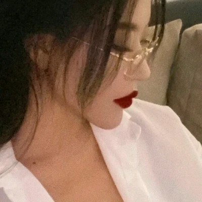 女生港风头像ins高级质感图片