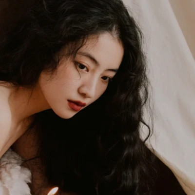女生港风头像ins高级质感图片