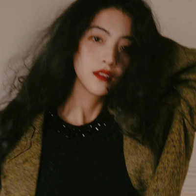 女生港风头像ins高级质感图片