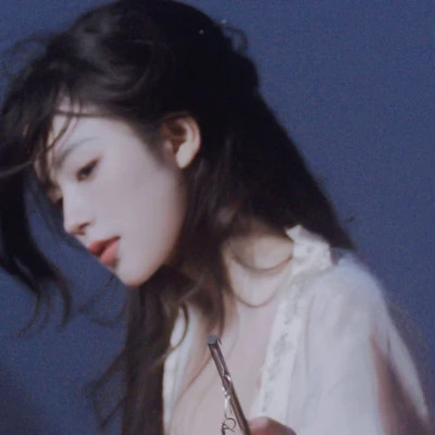 女生港风头像ins高级质感图片