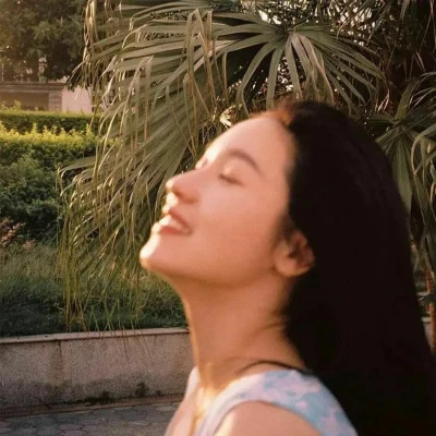 女生港风头像ins高级质感图片