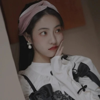 女生港系复古的头像图片